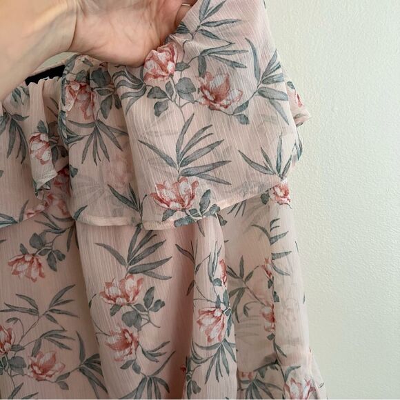 😊3/$30 Off shoulder sheer sleeves tropical tie front blouse Sz M EUC - Picture 9 of 10